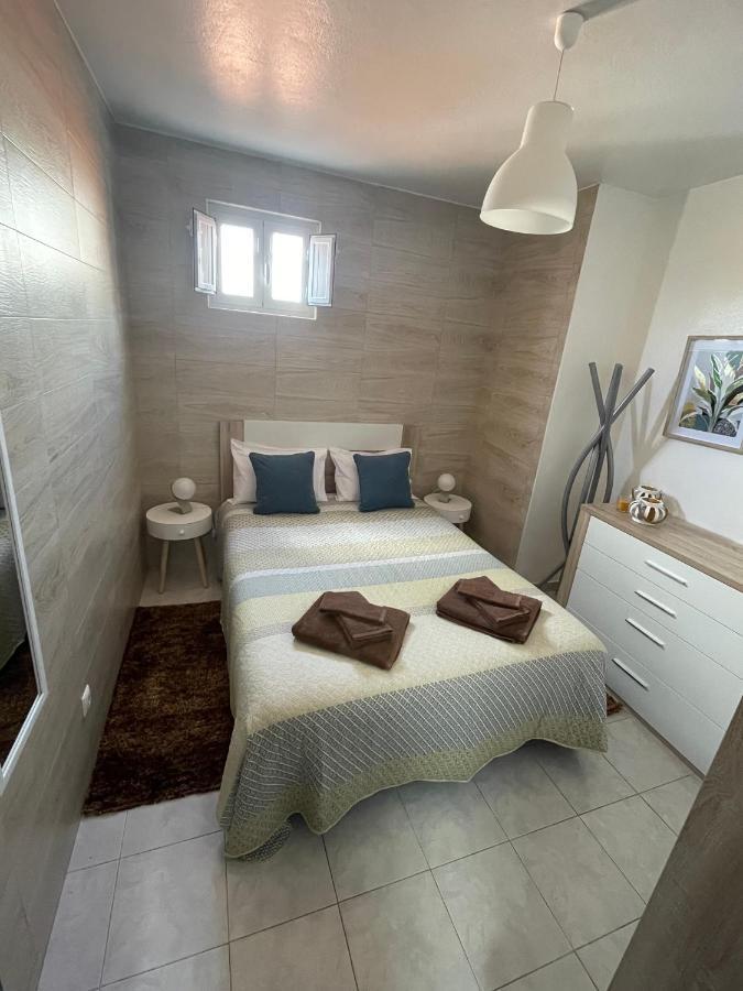 Villa Alojamento Amor De Mae São Teotónio Exterior foto